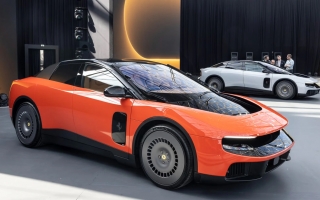Cựu Chủ tịch chỉ trích siêu xe điện Ferrari Luce: